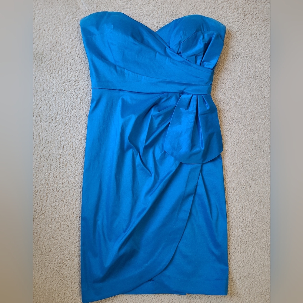 Maggy London blue strapless mini dress size 6